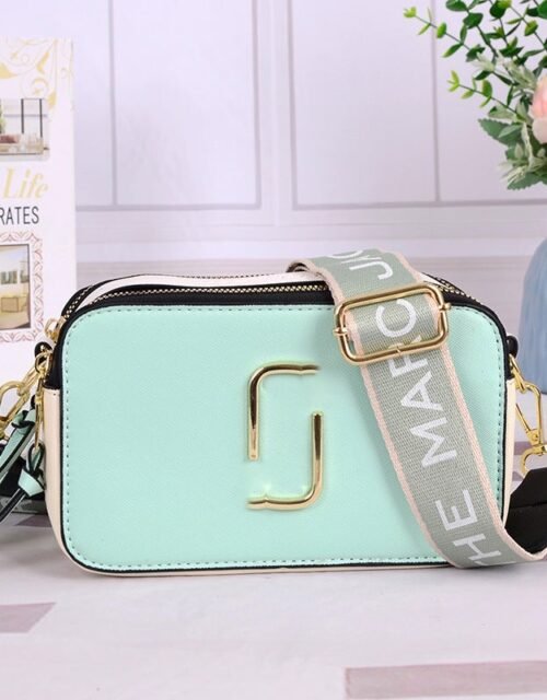 Premium Women’s Crossbody Bag - Elegant Design with Adjustable Strap - Green