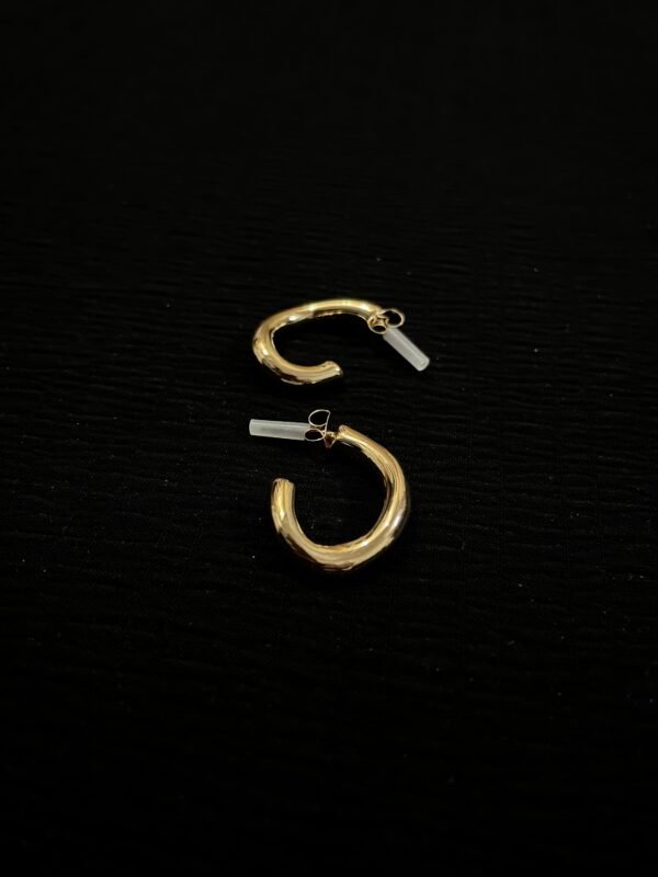 Stylish H&M Gold Hoop Earrings Set with Contemporary Design - Image 3