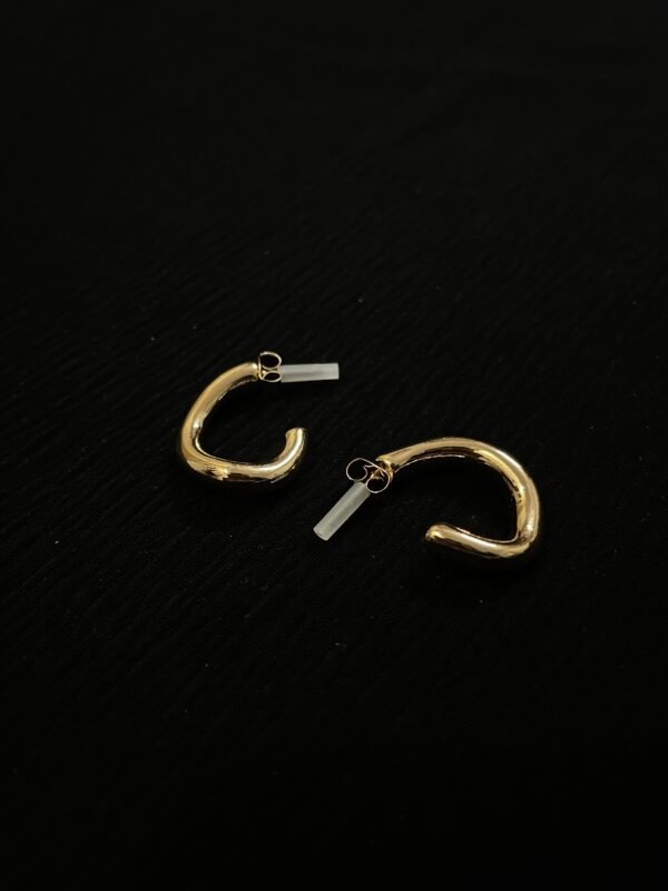 Stylish H&M Gold Hoop Earrings Set with Contemporary Design - Image 4