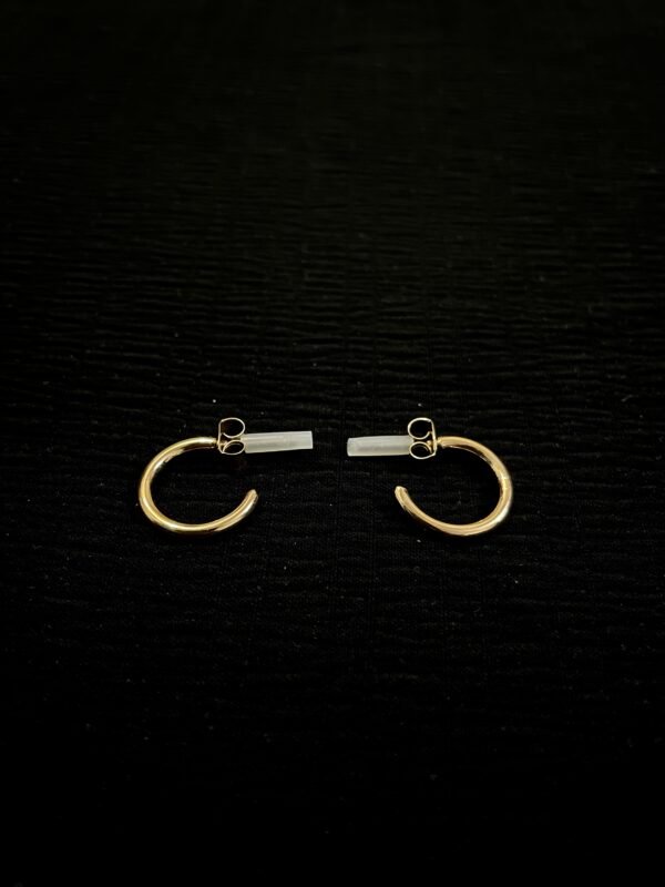 Stylish H&M Gold Hoop Earrings Set with Contemporary Design - Image 5