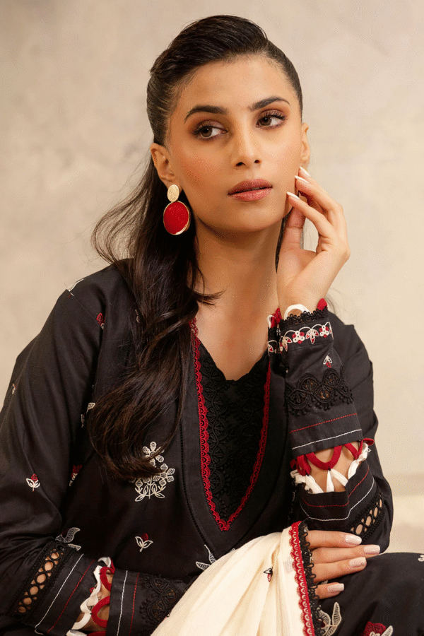 Zellbury Unstitched 3 Piece Embroidered Lawn Collection'2025 - D06