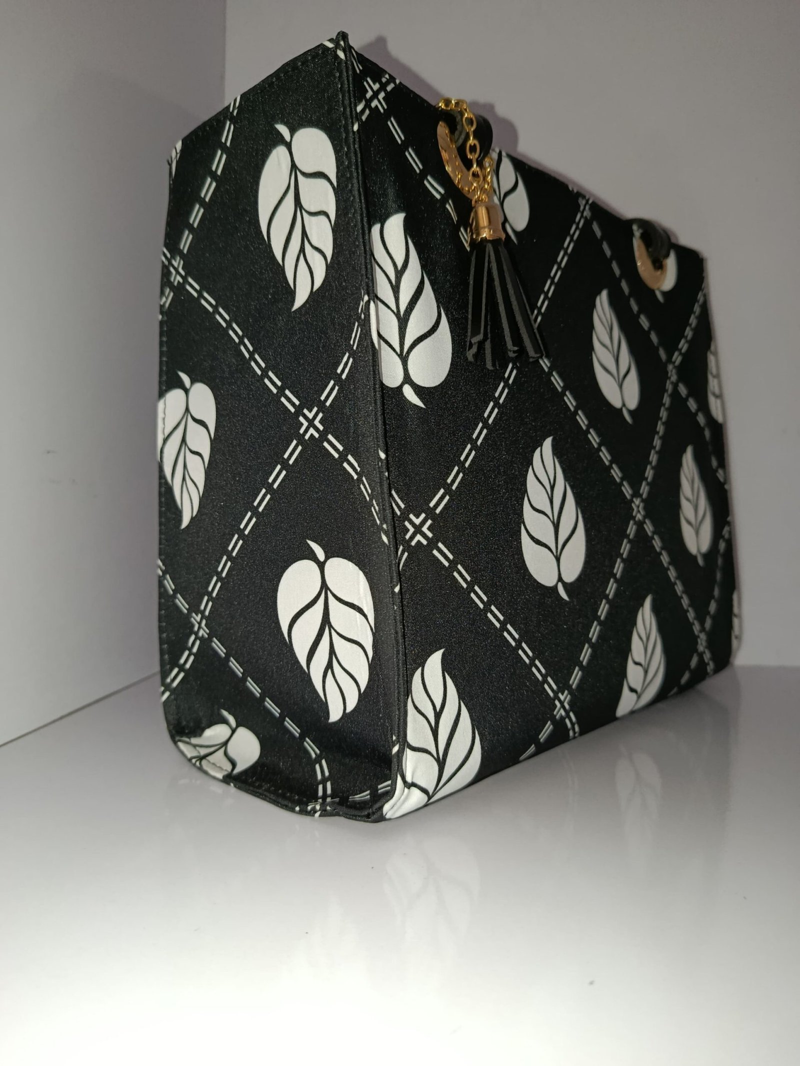 Black and White Leaf Print Canvas Tote Bag with Tassel - Image 4