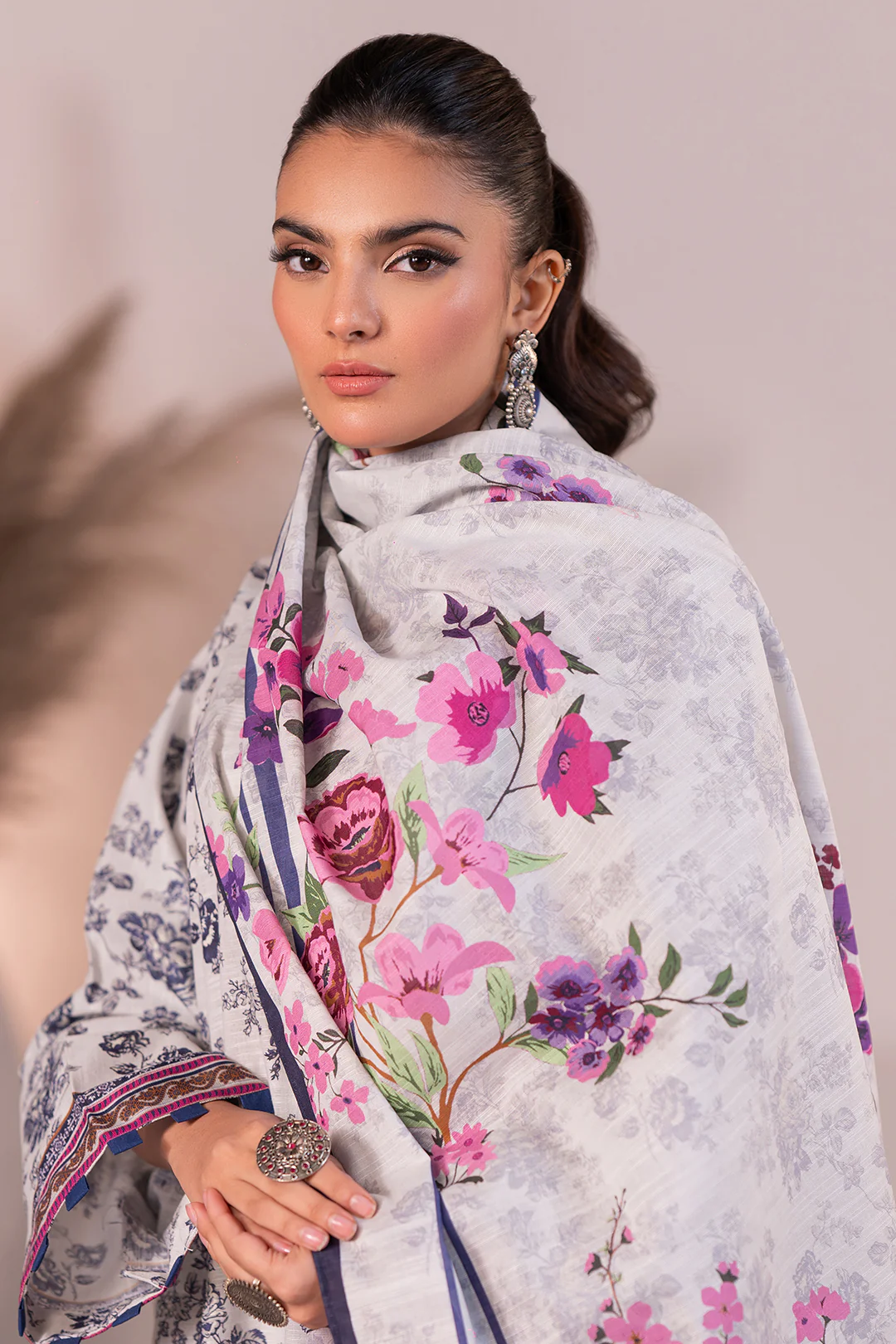 Zellbury Unstitched 2 Piece Printed Khaddar Collection’2025 ( SHIRT DUPATTA)- D05 (WUW24X20547)