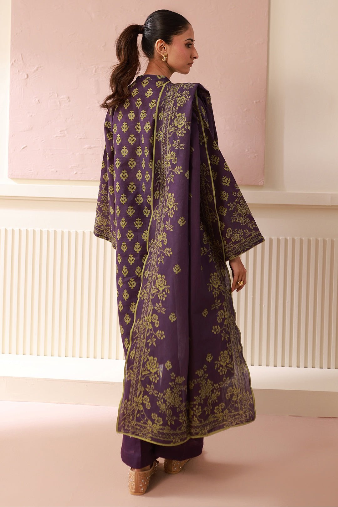 Zellbury Unstitched 2 Piece Printed Khaddar Collection’2025 ( SHIRT DUPATTA)- D08 (WUW24X20549) - Image 2
