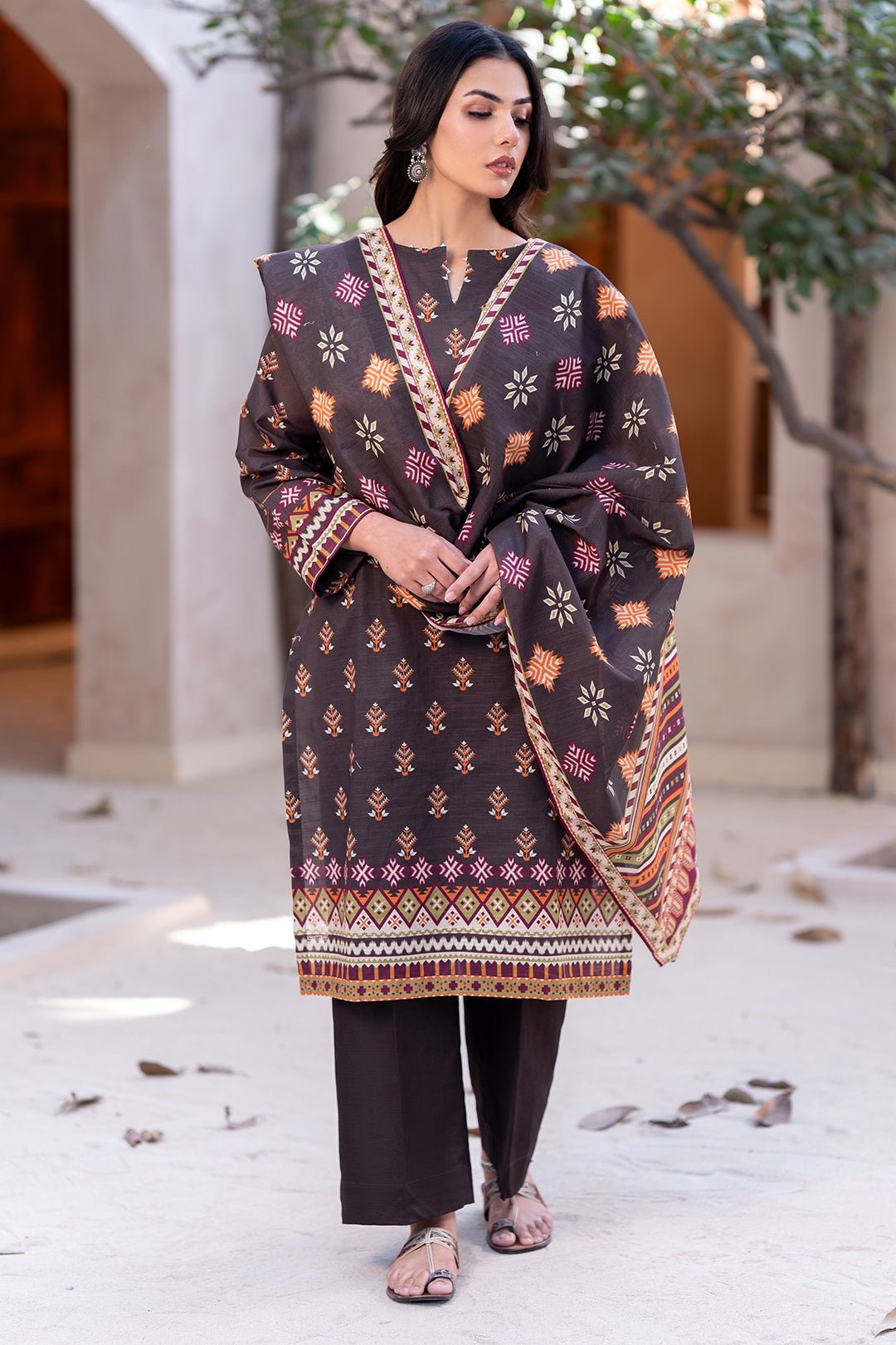 Zellbury Unstitched 2 Piece Printed Khaddar Collection’2025 ( SHIRT DUPATTA)- D09 (WUW24X20562)