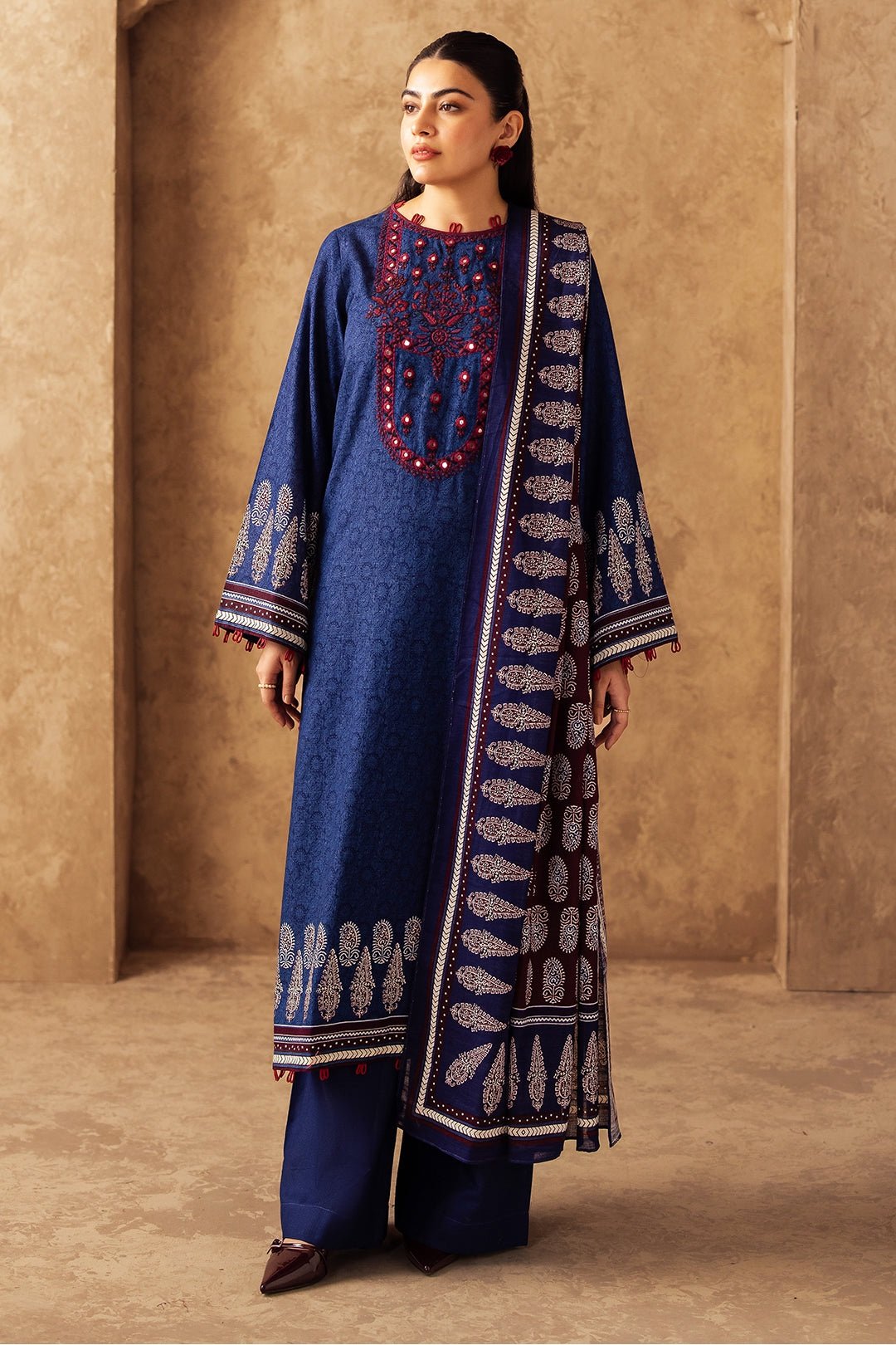 Zellbury Unstitched 2 Piece Embroidered Khaddar Collection’2025 ( SHIRT DUPATTA)- D16 (WUW24E20172)
