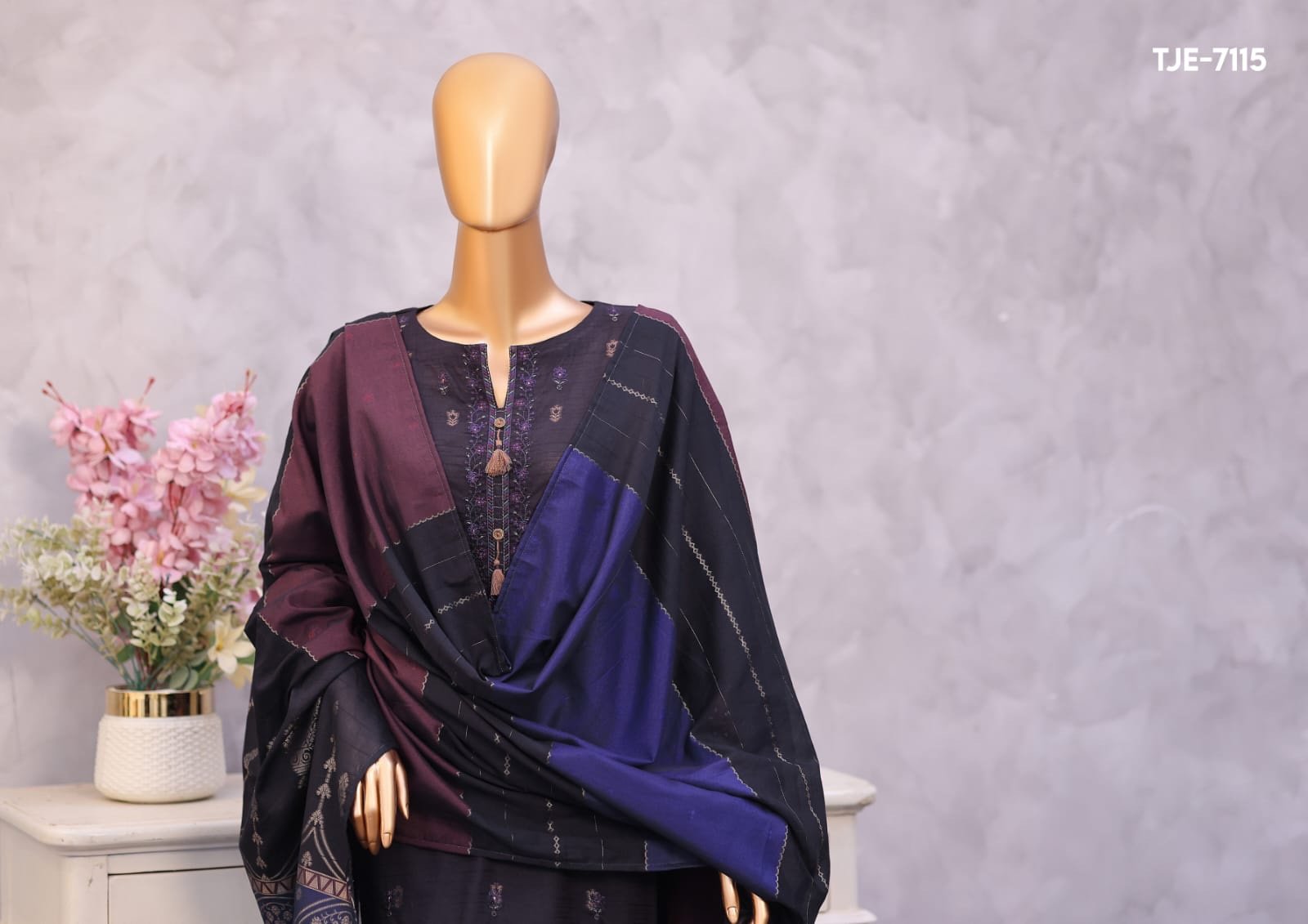 Turkish Jacquard By HZ Textile - Embroidered Jacquard Unstitched 3 Piece Suit Collection - A05 - Image 3